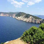 Yades Villas * Athanion