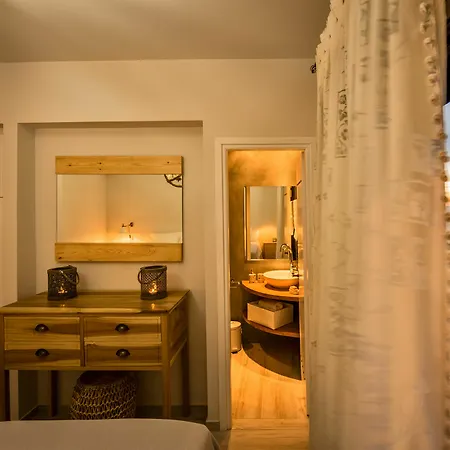 Yades Villas * Athanion